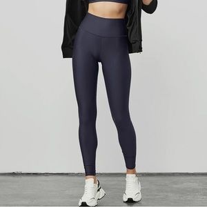 ALO Yoga High Waist Airlift Leggings in Navy
